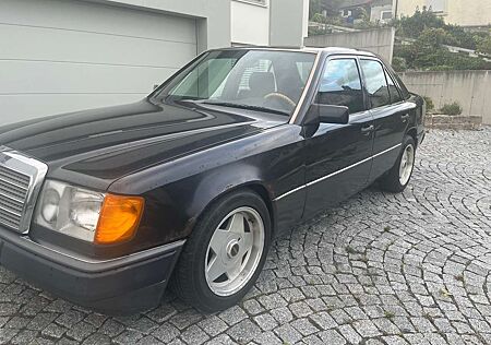Mercedes-Benz E 260 260 E