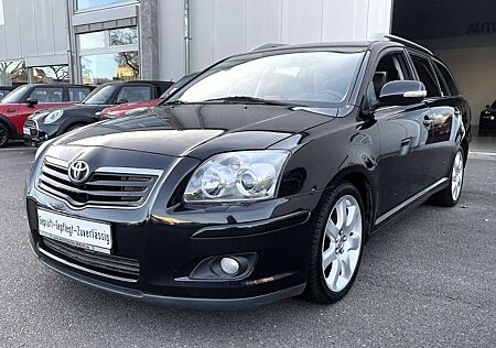 Toyota Avensis 2.0 AUT Executiv XENON NAV LEDER SHZ PDC