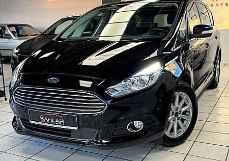 Ford S-Max Titanium°AHK°KLIMAAUT°LED°NAVI°