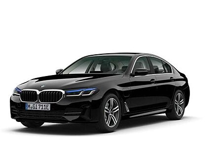BMW 545 e xDrive AHK Head UP Schiebedach Laser