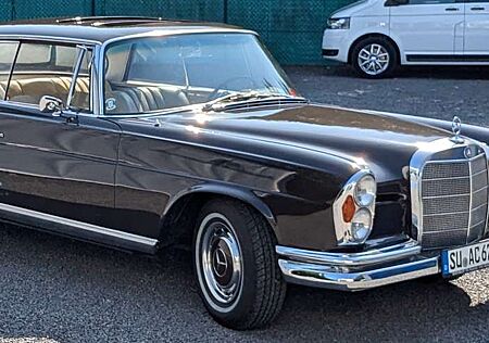 Mercedes-Benz 250 SE W111 Coupé