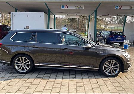 VW Passat Variant Volkswagen 2.0 TDI SCR 4Motion DSG (BMT) Highline