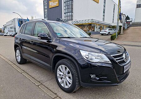 VW Tiguan Volkswagen Sport & Style 4Motion*1.Hand*Pano-Dach*