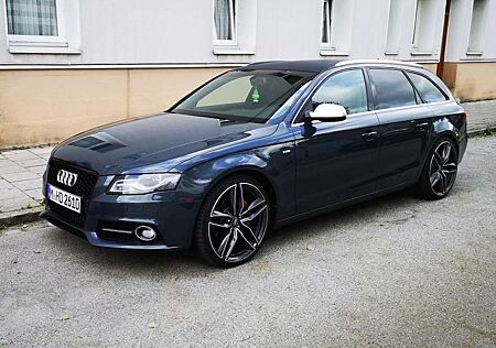 Audi A4 Avant 3.0 TDI DPF clean diesel quattro tiptron. S