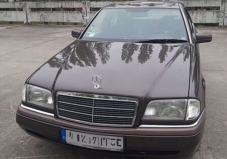 Mercedes-Benz C 180 Elegance