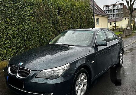 BMW 523