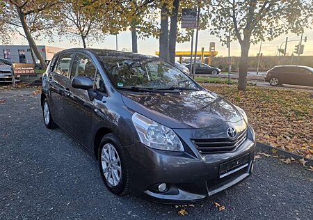 Toyota Verso Edition. Panorama / Navigation/