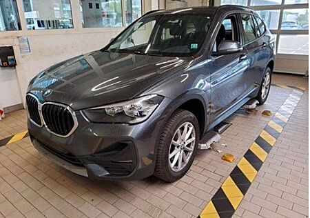 BMW X1 18d Aut/Navi/Park&DrivAss/Apple/Kamera/Memory
