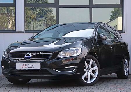 Volvo V60 D2 Summum Schiebedach Leder Navi