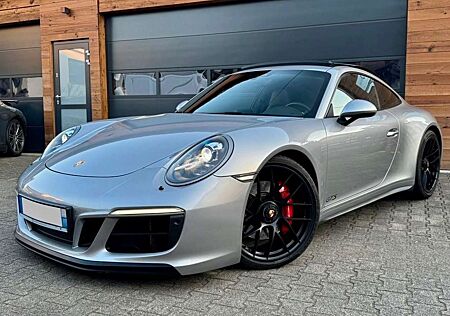 Porsche 911 Carrera GTS
