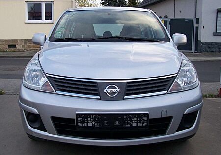 Nissan Tiida Visia