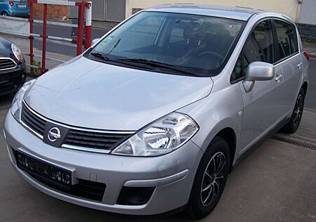 Nissan Tiida Visia