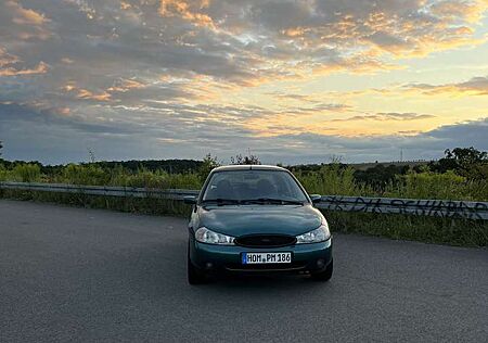 Ford Mondeo gebraucht kaufen Ford Mondeo 16V GLX