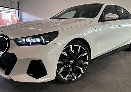 BMW 540 d xDrive M Sport Pro B&W Pano 21 Zoll Exklus