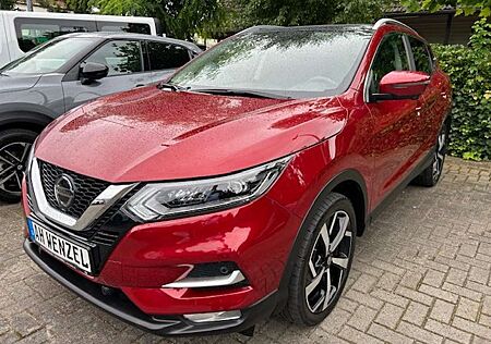 Nissan Qashqai 1.3 DIG-T Akari, Leder, LED, Navi, PGD