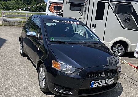 Mitsubishi Colt Invite