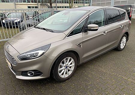 Ford S-Max Titanium Benzin-Autom.-AHK-Leder-Navi-Assistenten