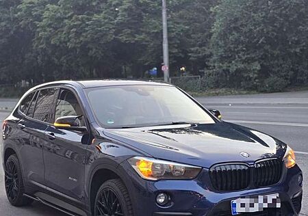 BMW X1 xDrive 20 i*Sport-Line*