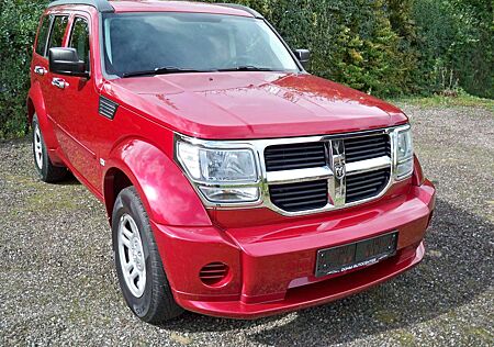 Dodge Nitro 2.8 CRD DPF SE 2WD Top Zustand !