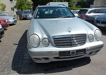 Mercedes-Benz E 200 KOMPRESSOR T ELEGANCE