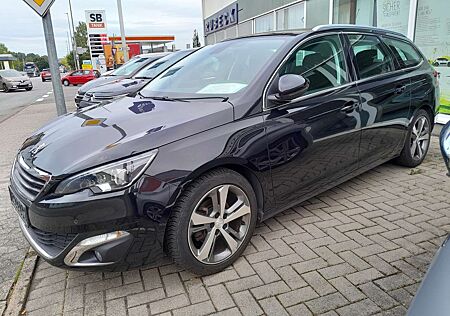 Peugeot 308 Allure THP 130 Navi Einparkhilfe vo. +hi. Allwette