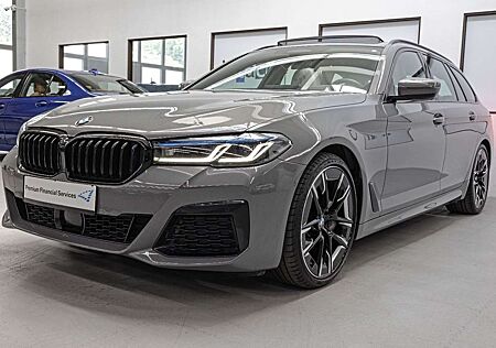 BMW 540 xd Touring M Sport Laser HUD DAPro AHK Pano!