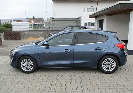 Ford Focus 2,0 NAVI KAMERA LED TOTW SPURH SITZH ACC