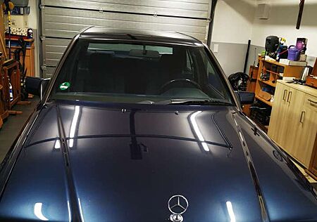 Mercedes-Benz E 220 E-Klasse