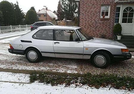 Saab 900 i. Oldtimer mit H-Kennzeichen und Gutachten