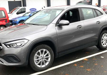 Mercedes-Benz GLA 250 GLA 250e 8G-DCTStyle PlugIn-Hybrid - Rentnerfahrzeug