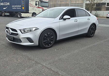 Mercedes-Benz A 180 7G-DCT Edition 19