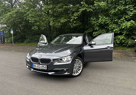 BMW 328 i xDrive Luxury