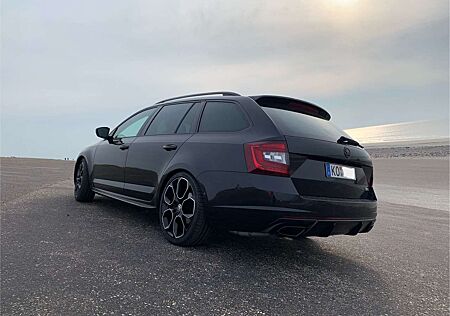 Skoda Octavia Combi 2.0 TSI DSG RS 230