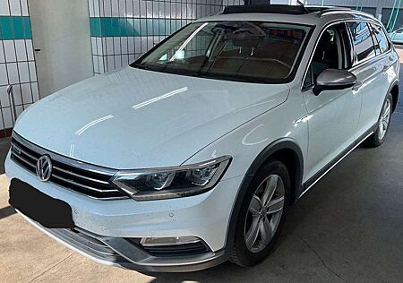 VW Passat Alltrack Volkswagen 4Motion Pano Kamera ACC