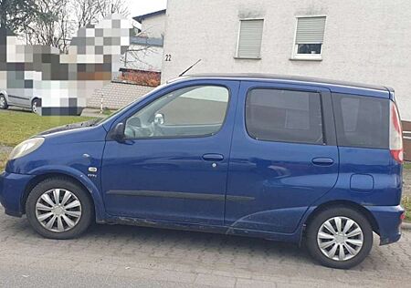 Toyota Yaris Verso 1.3 Linea luna