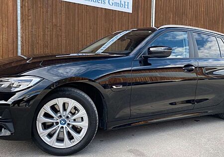 BMW 330 e Touring SHZ Tempo AppleCarPl. Navi LED PDC