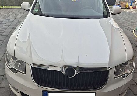 Skoda Superb gebraucht kaufen Skoda Superb Combi 2.0 TDI Ambition