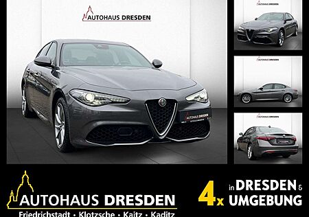 Alfa Romeo Giulia 2.0Turbo 16V ALLRAD LED / NAVI / W-PAKET