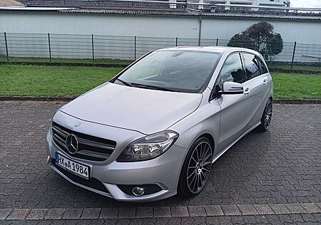 Mercedes-Benz B 180 B+180+(BlueEFFICIENCY)