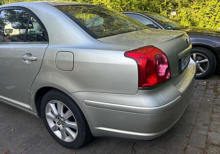 Toyota Avensis 2.0 D-4D Executive
