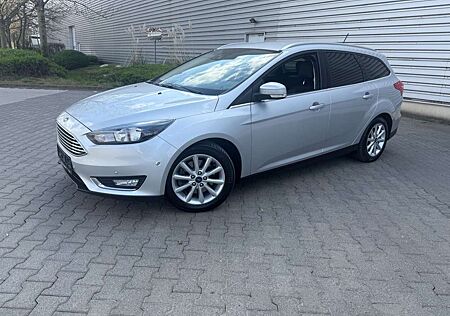 Ford Focus Turnier Titanium S / Zahnriemen Neu