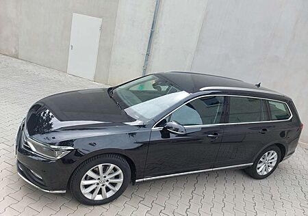 VW Passat Variant Volkswagen 2.0 TDI SCR DSG 4Motion Elegance