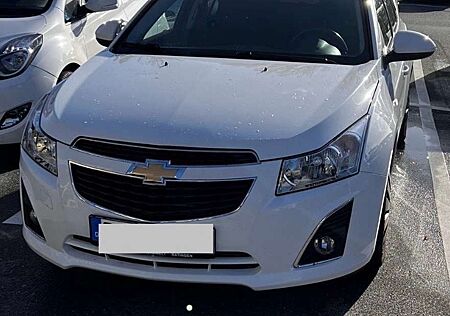 Chevrolet Cruze Station Wagon 1.7TD LT+ (Bilder folgen!) in weiß