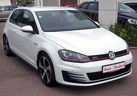 VW Golf Volkswagen VII GTI Performance