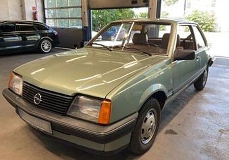 Opel Ascona C Luxus 3 Türen / Automatik
