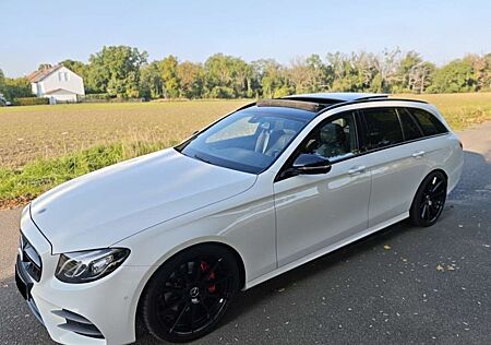 Mercedes-Benz E 200 9G-TRONIC AMG Line Pano 20" Garantie AHK TOP !!!
