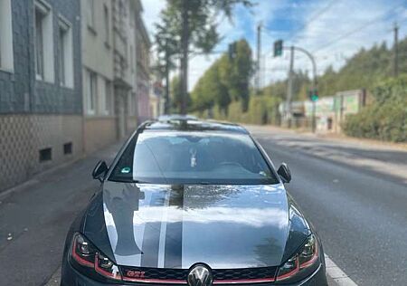 VW Golf GTI Volkswagen (BlueMotion Technology) DSG Performance
