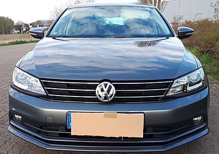 VW Jetta Volkswagen 1.4 TSI BlueMotion Technology