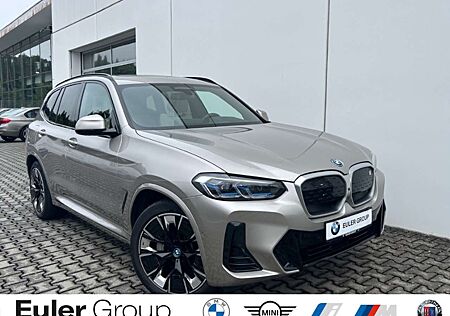 BMW iX3 Sportpaket HUD AD AHK-klappbar AHK El. Fondsitzver
