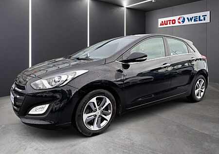 Hyundai i30 1.6 CRDi 1.Hand Klimaautomatik Navigation